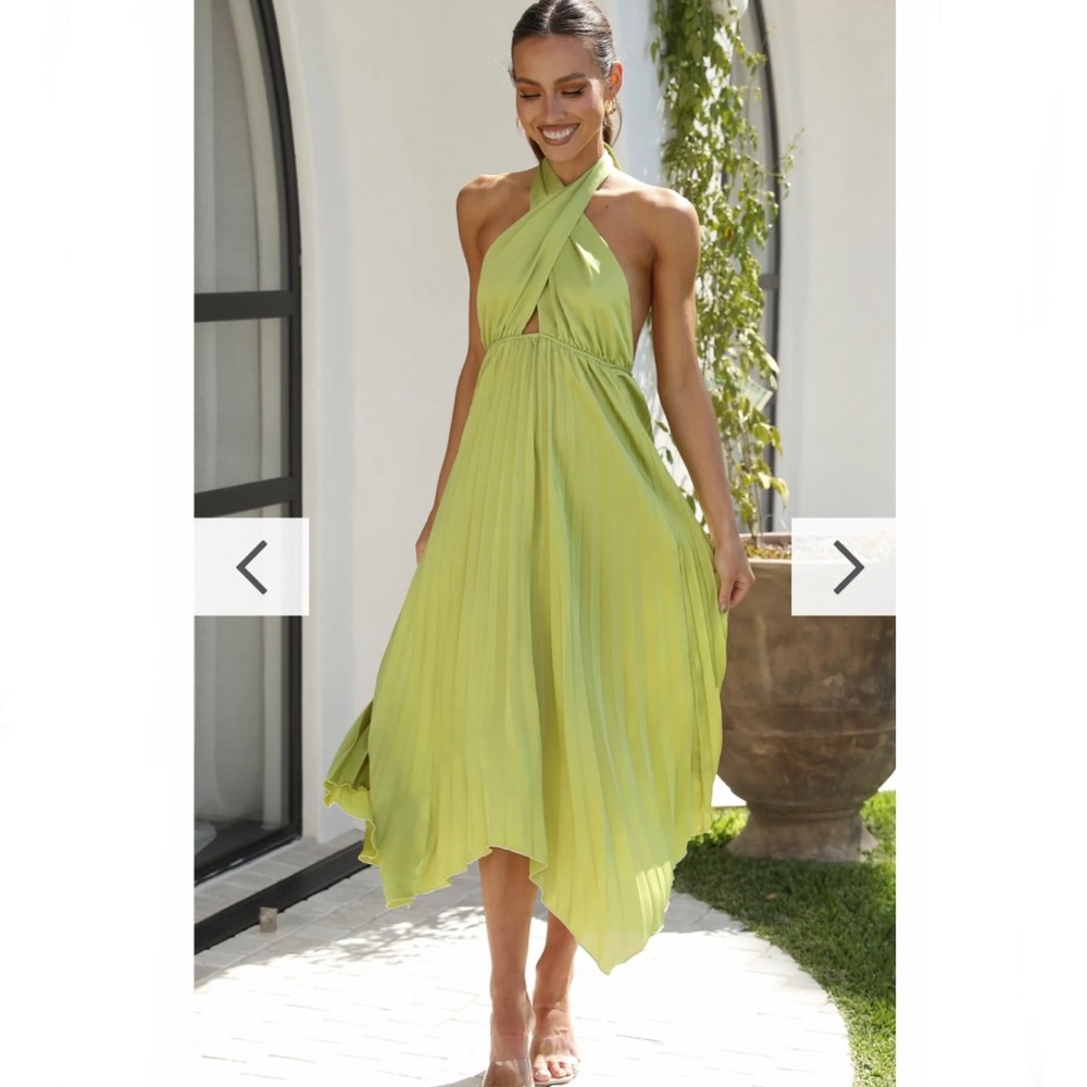 ❌SOLD❌ Halter Pleated Midi Dress